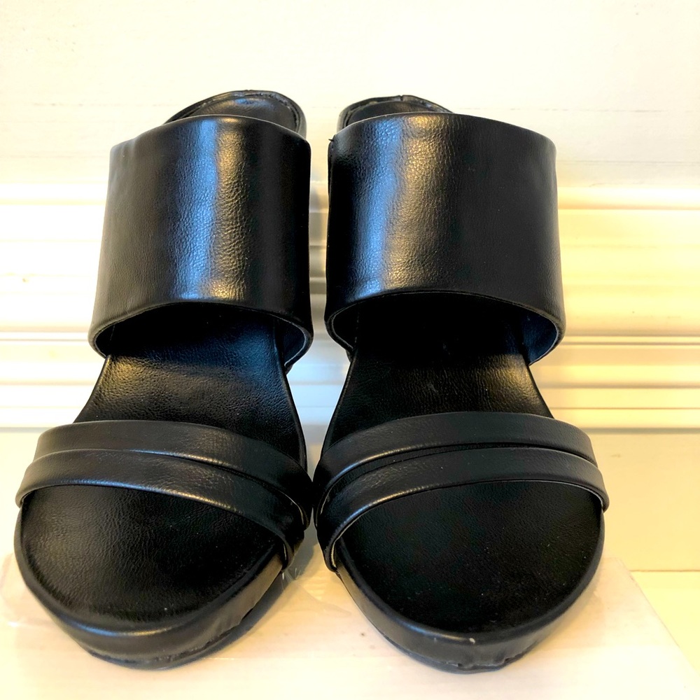 Kenneth Cole Webuary Wedges size 9.5 brand new!